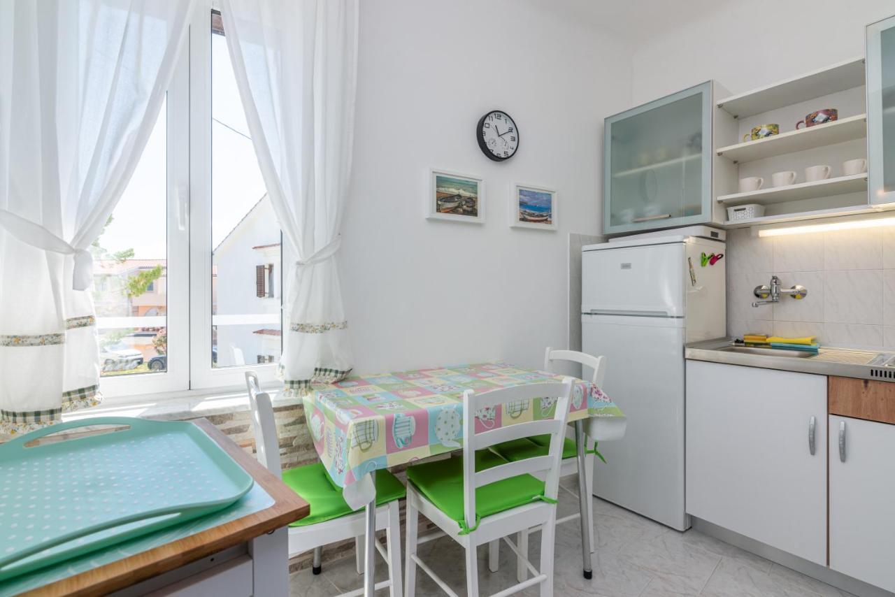 Apartment Luiza With Terrace باشْكا المظهر الخارجي الصورة