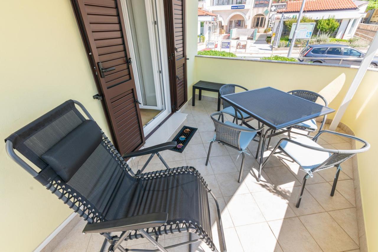 Apartment Luiza With Terrace باشْكا المظهر الخارجي الصورة
