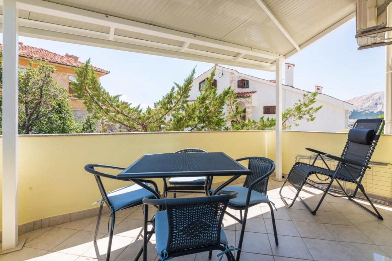 Apartment Luiza With Terrace باشْكا المظهر الخارجي الصورة