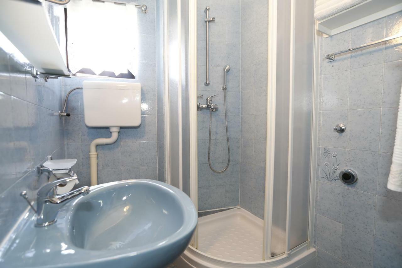 Apartment Luiza With Terrace باشْكا المظهر الخارجي الصورة